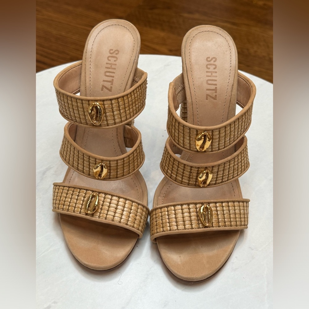 Women’s Schutz Karola Heeled Sandal. Size 8.5B. Nude color with gold shells.